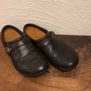 Women’s merrell Performance  Brown Slip on 8.5